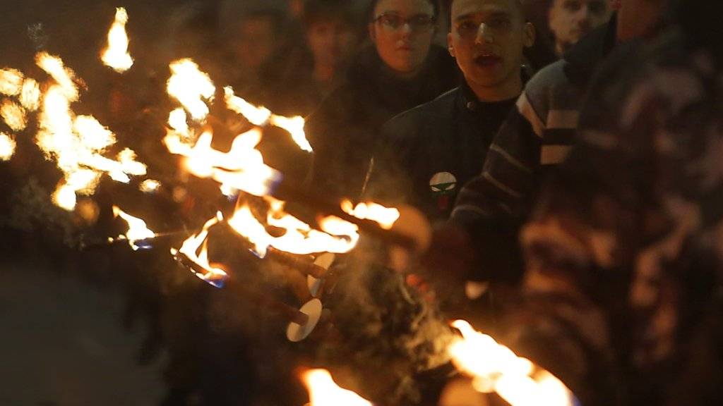 Rechtsextreme marschieren in Sofia auf.