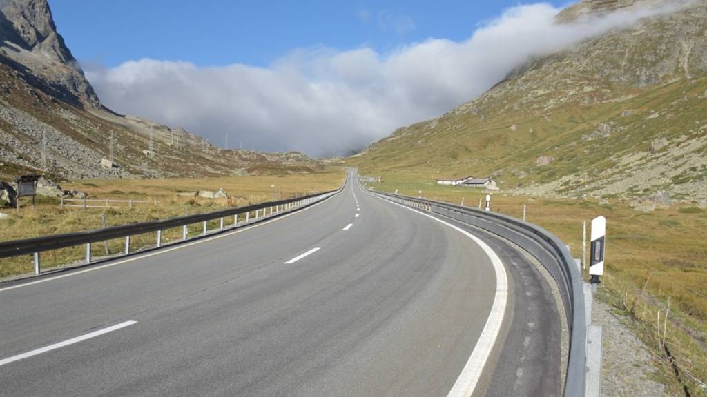 Raser fährt mit über 70 km/h zu viel über den Julierpass GR