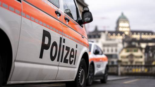 Motorradfahrer in Zürich bei Kollision mit Auto schwer verletzt