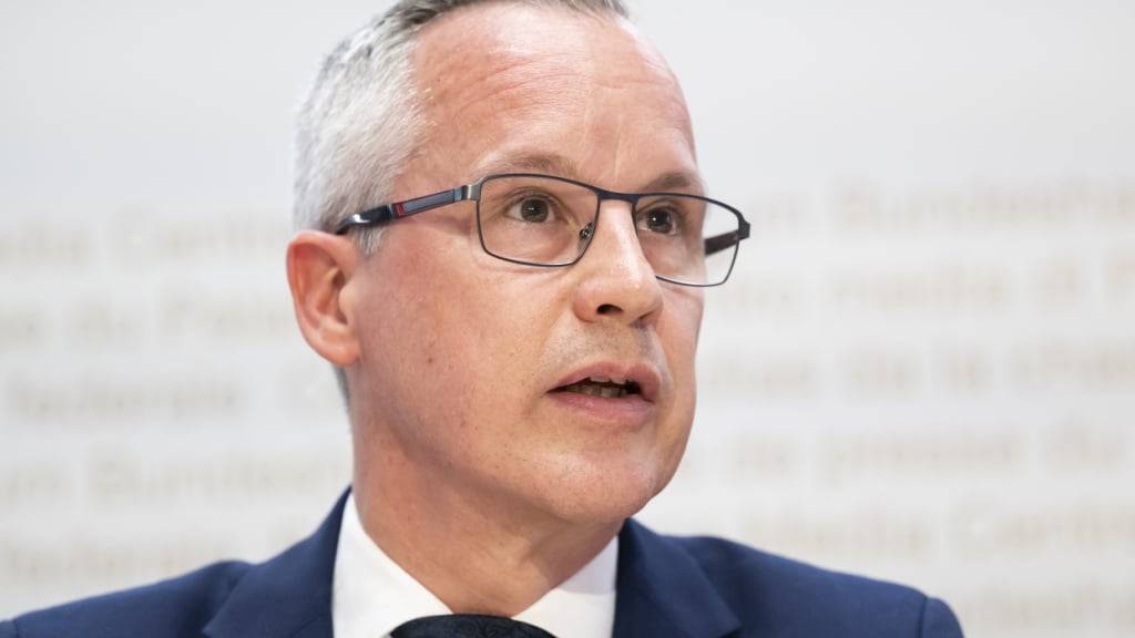 Simon Geissbühler bei einer Medienkonferenz des Bundes im Mai 2024. Damals leitete er noch die Abteilung Frieden und Menschenrechte des Aussendepartements.