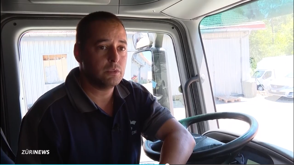 «Durch Lenken wird es nur noch schlimmer»: Das sagt der Fahrlehrer zum geplatzten LKW-Reifen