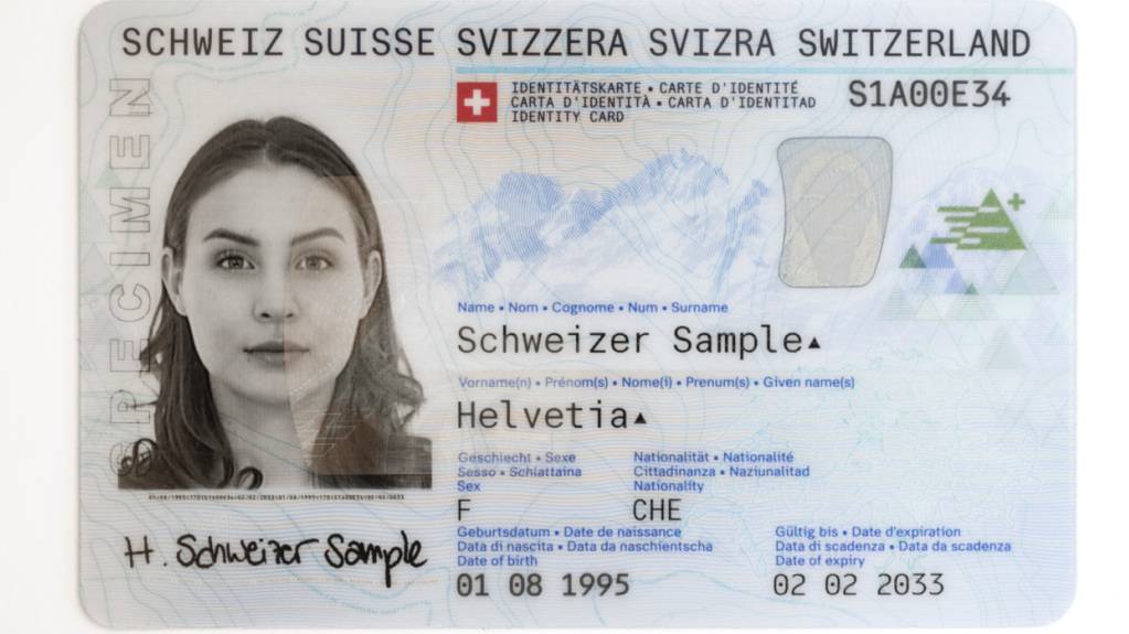 Die heutige Identitätskarte wird um einen Chip mit biometrischen Daten ergänzt. (Archivbild)