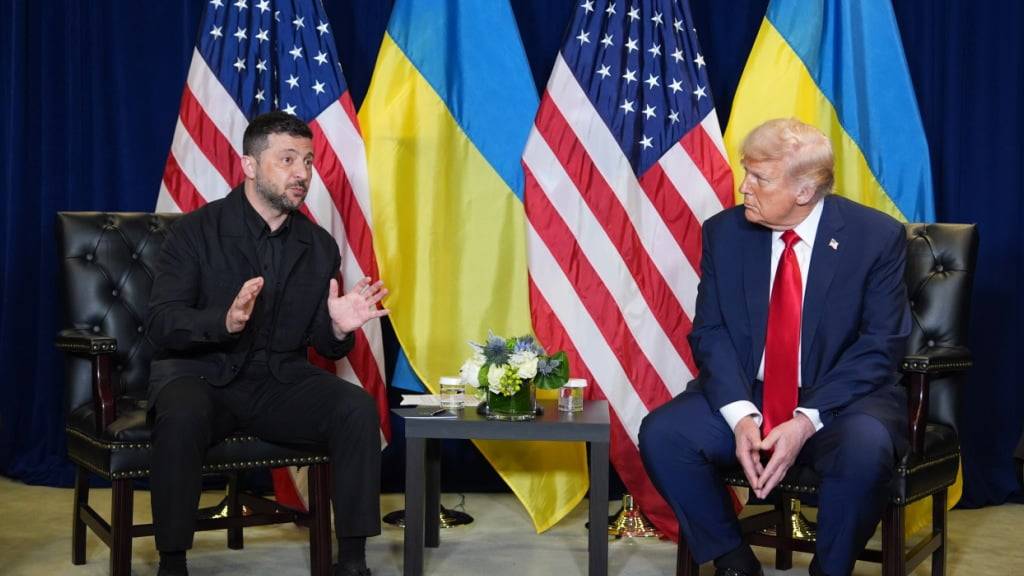 dpatopbilder - Präsident Donald Trump trifft sich mit dem ukrainischen Präsidenten Wolodymyr Selenskyj in New York. Foto: Evan Vucci/AP/dpa