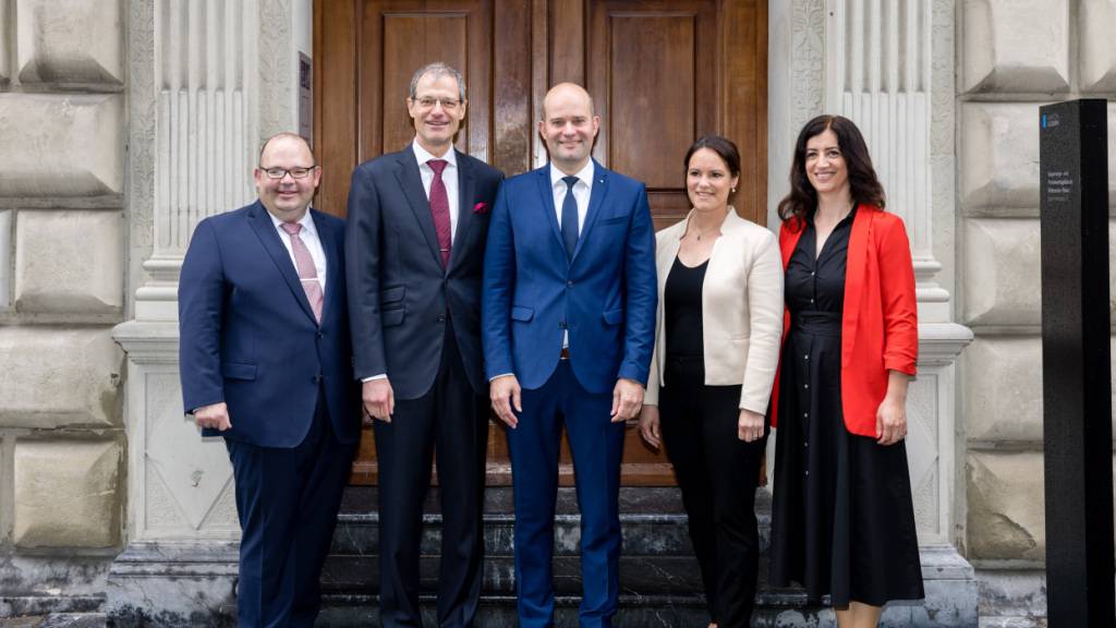 Für die Mitglieder des Luzerner Regierungsrats steht bei einem Berufsunfall nun auch ein halbprivates Bett im Spital bereit. (Archivaufnahme)