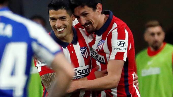 Atlético Madrid gewinnt mit Glück, Barcelona souverän