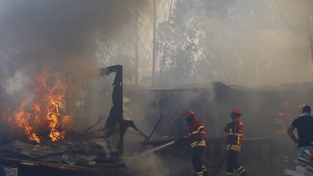 Bereits vier Todesopfer bei Waldbränden in Portugal