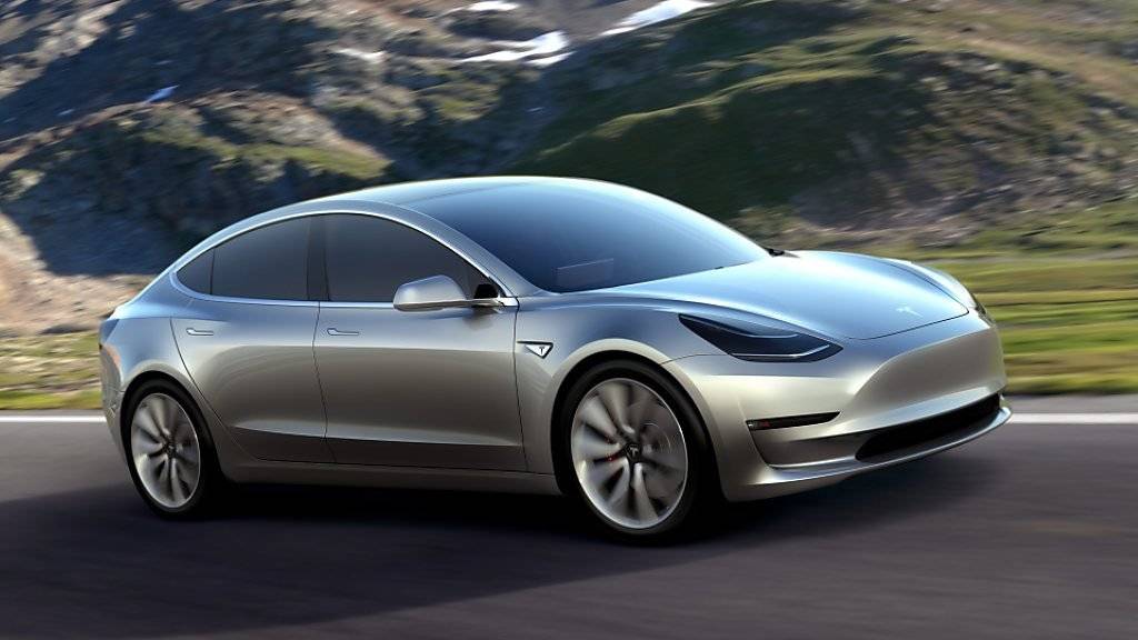 Elektromobilität für die Masse: Am Freitag startet die Produktion des Tesla-Mittelklassewagens Model 3.
