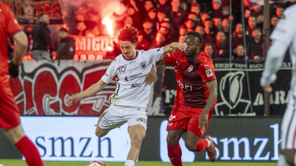 Aarau mit Leon Frokaj behielt gegen Vaduz mit Ayo Akinola im stimmungsvollen Brügglifeld die Oberhand