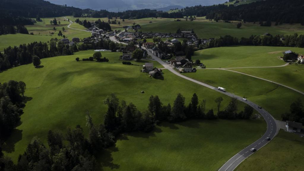 Die Kantonspolizei St. Gallen führte am Donnerstag beim Dorf Ricken Geschwindigkeitskontrollen durch. (Archivbild)