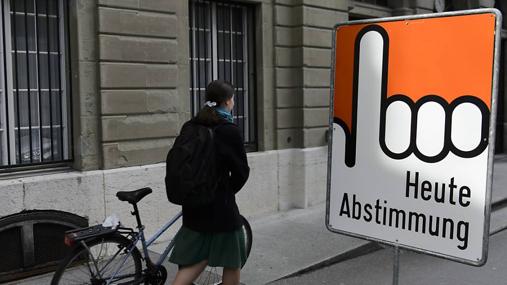 Im Kanton Luzern soll das Stimmrechtsalter bei 18 Jahren bleiben, findet die Regierung. (Symbolbild)
