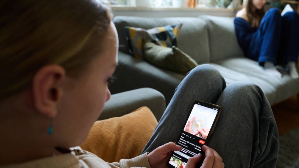 EU-Staaten für Mindestalter in sozialen Netzen