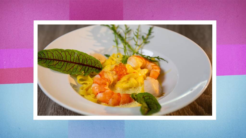 Pasta in Safran-Orangen-Schaum mit Seafood