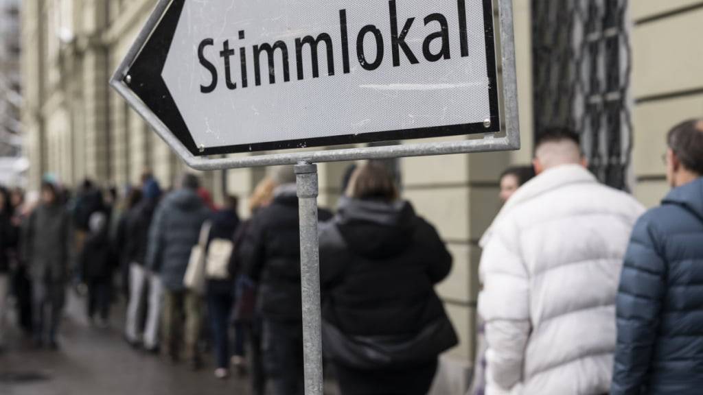 Die Schweizer Stimmbevölkerung befindet am 30. November voraussichtlich über drei Vorlagen. (Themenbild)