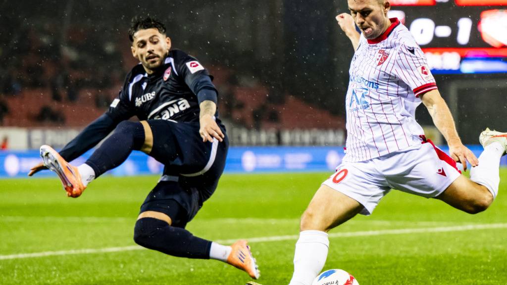 Kastriot Imeri (links), Torschütze zum 1:0, war danach öfters mit Defensivarbeit beschäftigt, hier gegen Nias Hefti