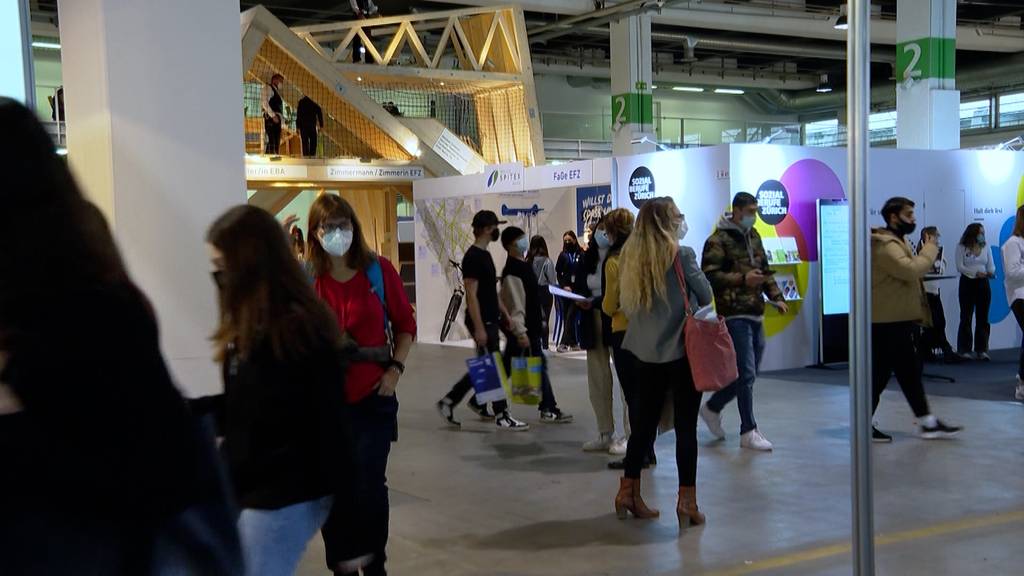 Berufsmesse Zürich: Gleiche Chancen mit Berufslehre oder Gymnasium