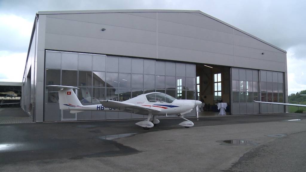 Neuer Hangar im Birrfeld eingeweiht