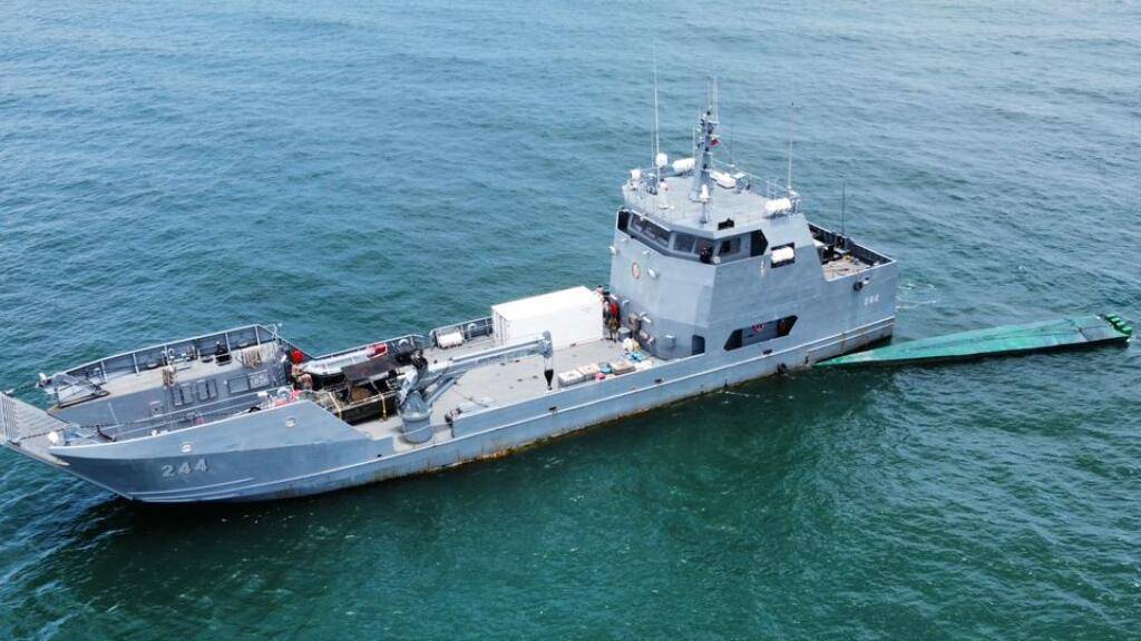 HANDOUT - Ein U-Boot mit 1,8 Tonnen Kokain an Bord wird von kolumbianischen Sicherheitskräften abgefangen. Foto: ---/Armada de Colombia/dpa - ACHTUNG: Nur zur redaktionellen Verwendung und nur mit vollständiger Nennung des vorstehenden Credits