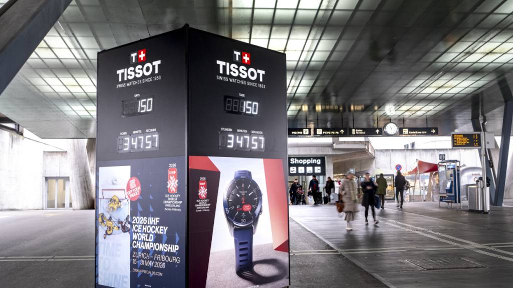 Nicht zu übersehen: A Flughafen Zürich zählt die Uhr den Countdown bis zum Start der Heim-WM