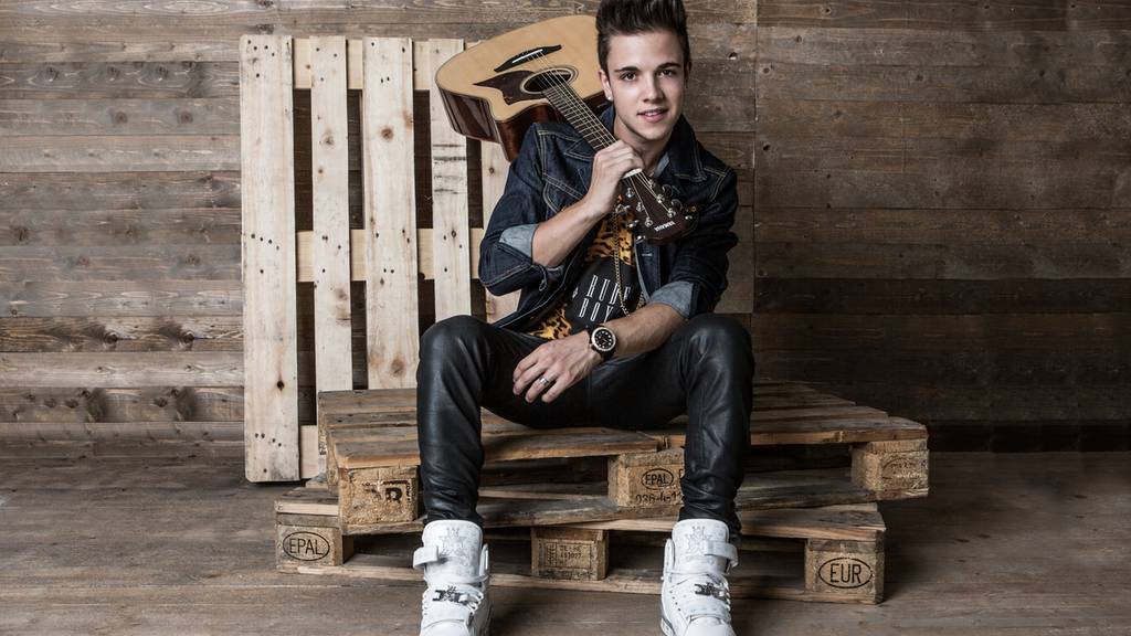 Luca Hänni meldet sich mit einer ruhigen Piano Ballade zurück
