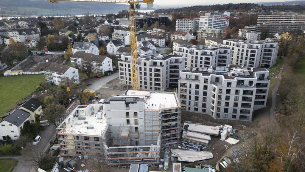 In der Schweiz lohnt sich derzeit der Abschluss einer Festhypothek. Denn laut einer Studie dürften diese voraussichtlich nicht billiger werden.(Symbolbild)