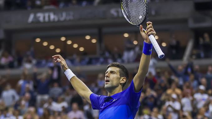 Novak Djokovic besiegt Alexander Zverev in fünf Sätzen