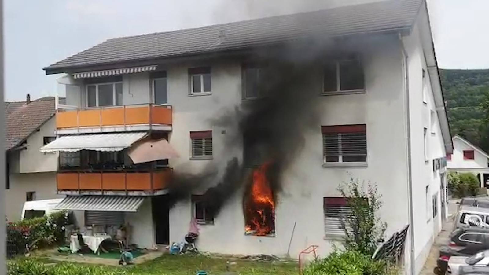 Brand In Aarau Rohr Grossaufgebot Der Feuerwehr Blaulicht