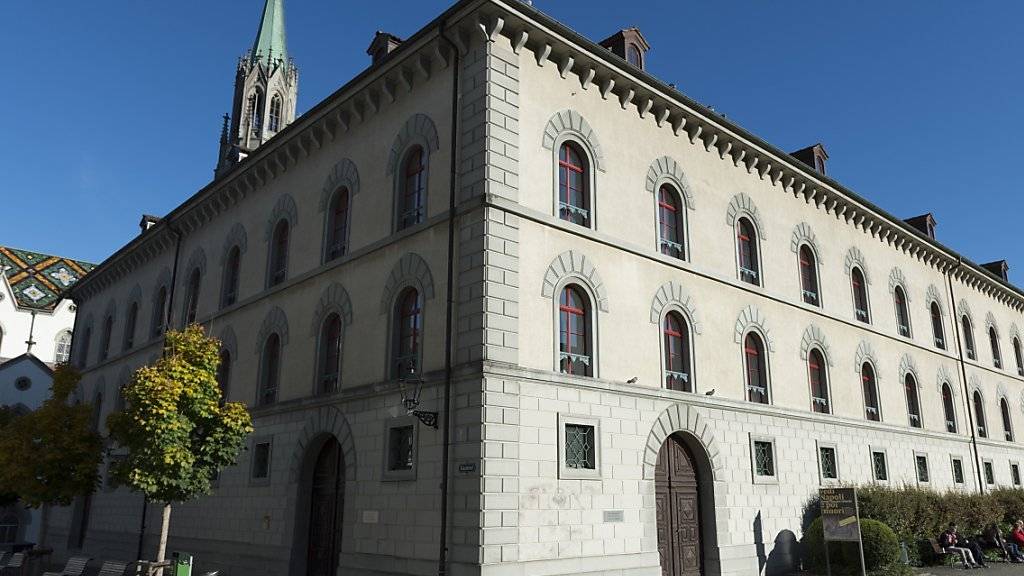 Das Kantonsgericht St.Gallen verurteilt  einen Mann wegen Testamentfälschung