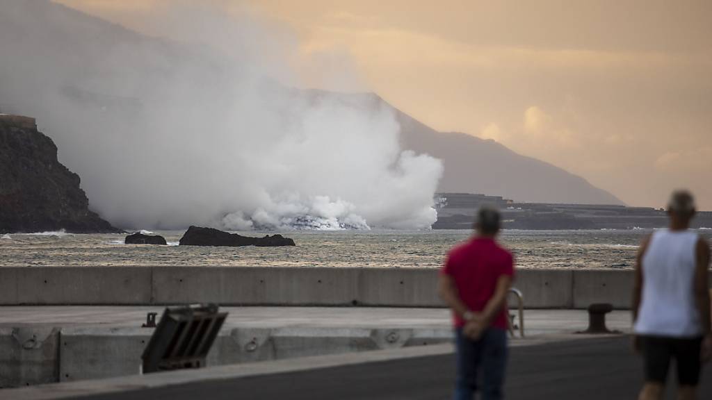 Lava bringt das Meer vor La Palma zum Kochen