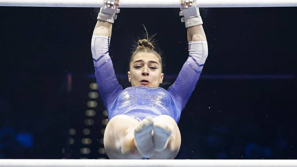 Lena Bickel turnt sich an den Schweizer Meisterschaften zu Mehrkampf-Gold