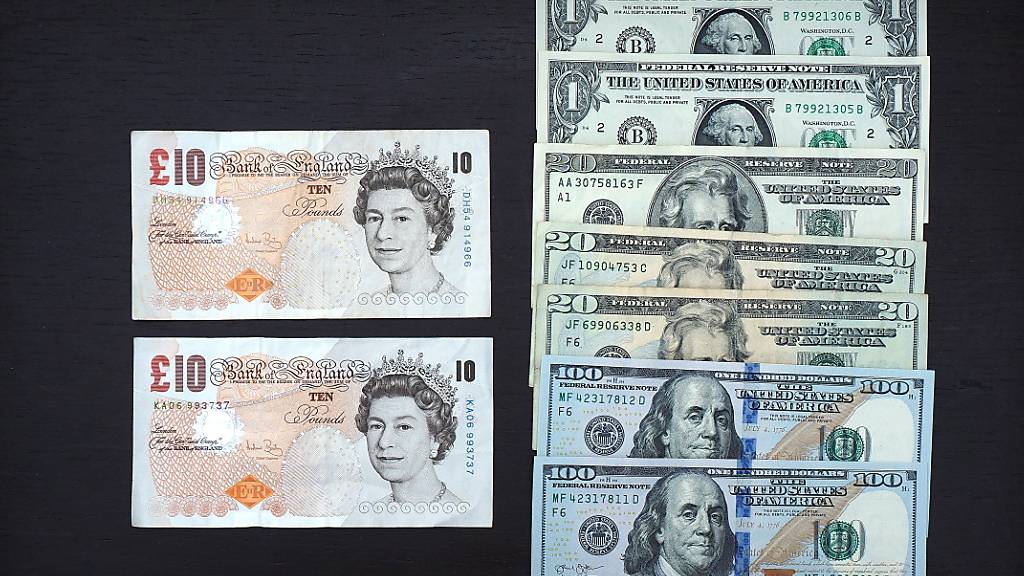 Das britische Pfund verliert immer mehr an Wert. (Archivbild)