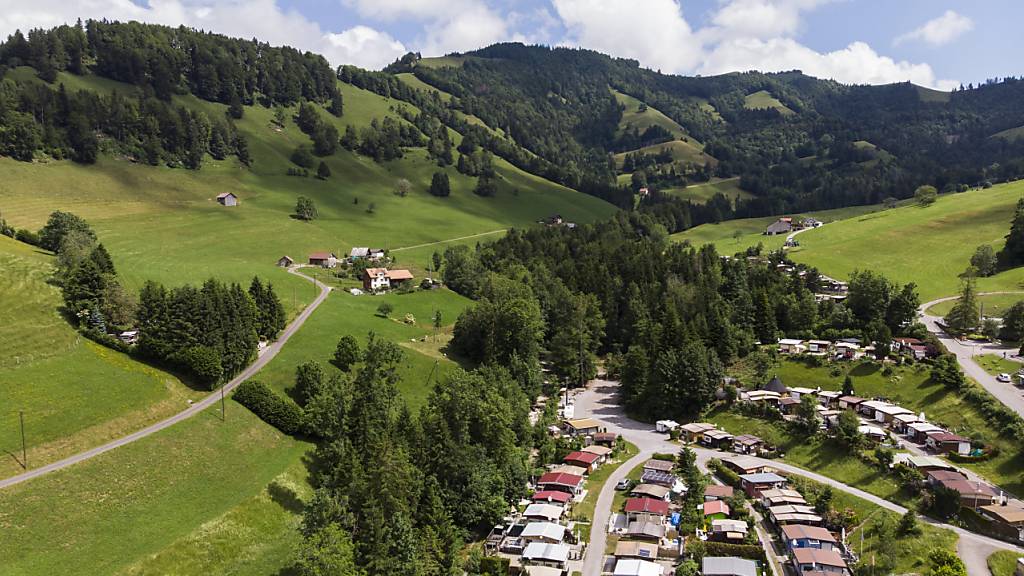 Blick auf den Campingplatz Atzmännig, aufgenommen am Mittwoch, 23. Juni 2021, in Goldingen.