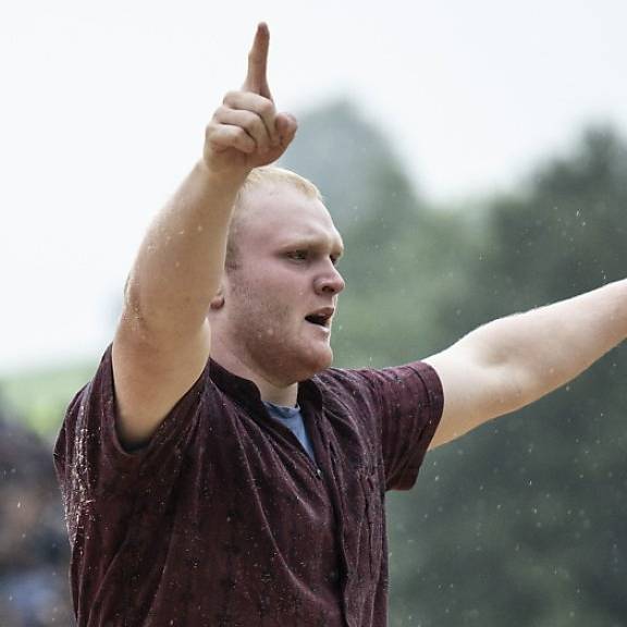 «Eifach nume geil»: Fabio Hiltbrunner überrascht am Jubiläumsfest alle