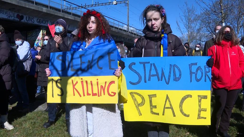«Nein zum Krieg»: Bis zu 20'000 Menschen demonstrieren in Bern für Frieden in der Ukraine