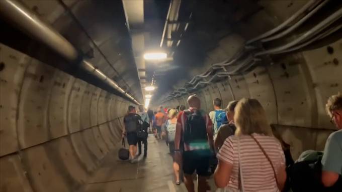 Passagiere sitzen stundenlang im Eurotunnel fest