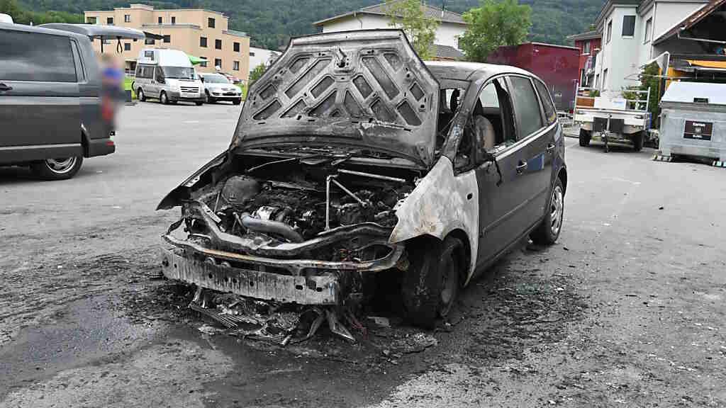 Auto brennt auf Parkplatz in Eichberg SG