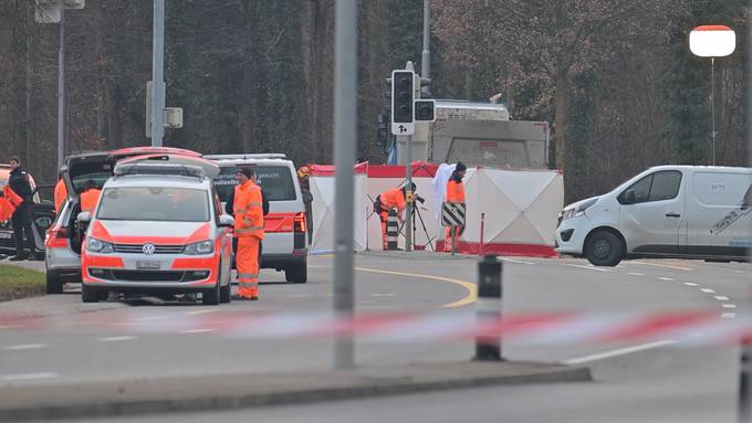 Fussgängerin stirbt nach Unfall mit Lastwagen auf Murtenstrasse