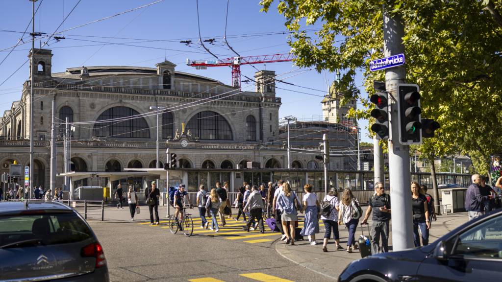 Rund um den Zürcher Hauptbahnhof soll künftig Tempo 30 gelten. (Archivbild)