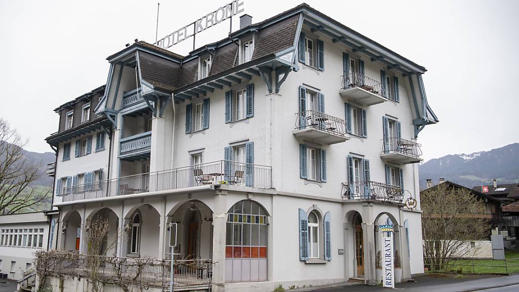 Die Kollektivunterkunft für Ukraine-Flüchtlinge beim Hotel Krone in Giswil wird weiter ausgebaut. (Archivbild)