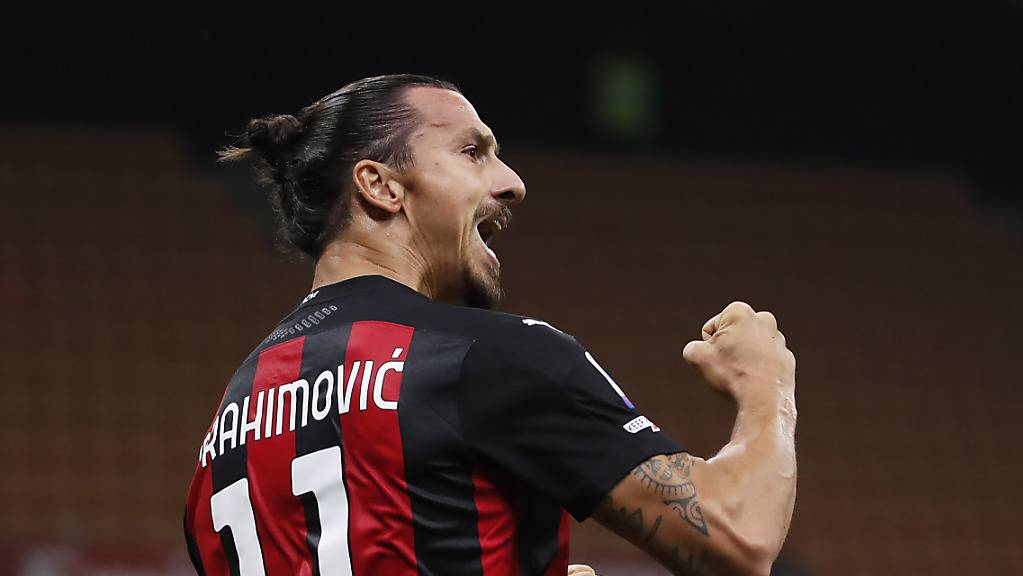 Zlatan Ibrahimovic lässt sich beim 2:0-Sieg von Milan gegen Bologna als Doppeltorschütze feiern