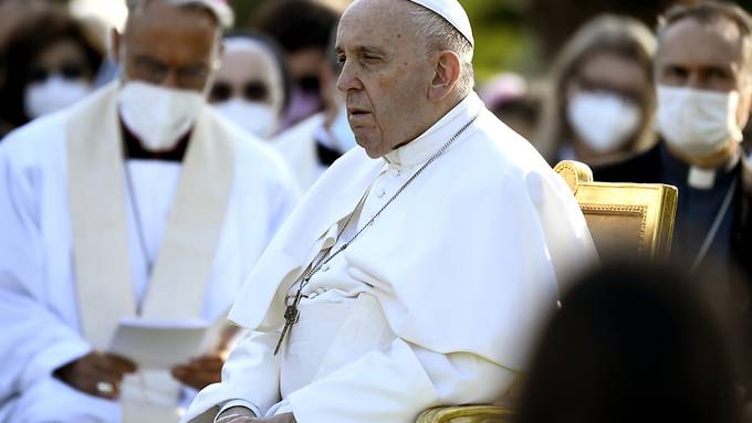 Papst gedenkt toter Kinder aus Massengrab an Internat in Kanada