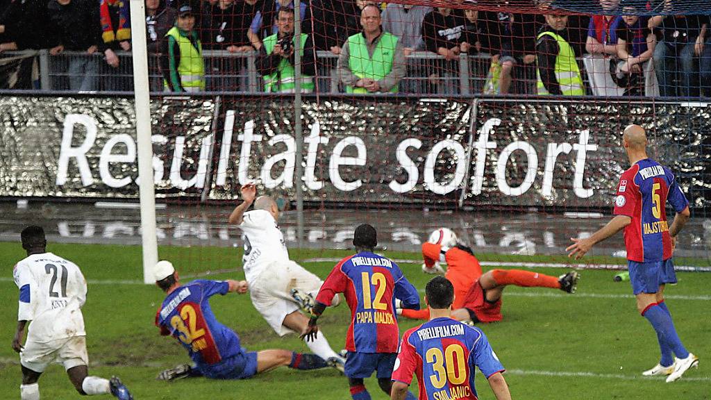 Eine Ikone des Schweizer Sports: Iulian Filipescu schiesst den FC Zürich gegen Basel in der Nachspielzeit zum Sieg und Meistertitel