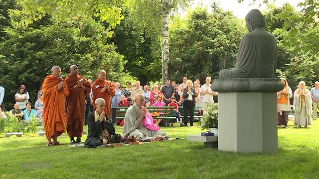 Stadt Bern eröffnet Grabfeld für Buddhisten