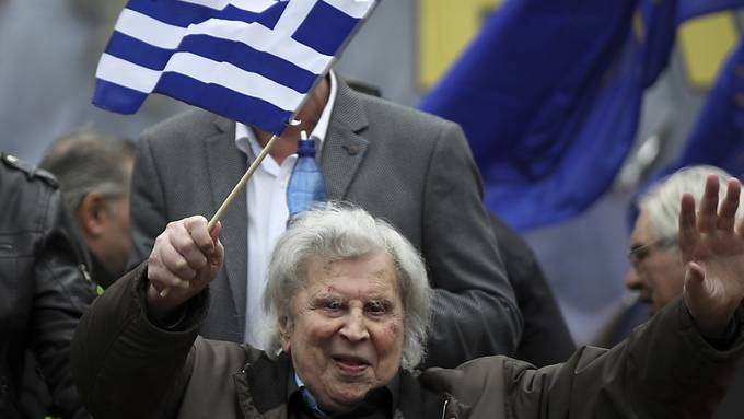 Griechen und Fans in aller Welt trauern um Mikis Theodorakis