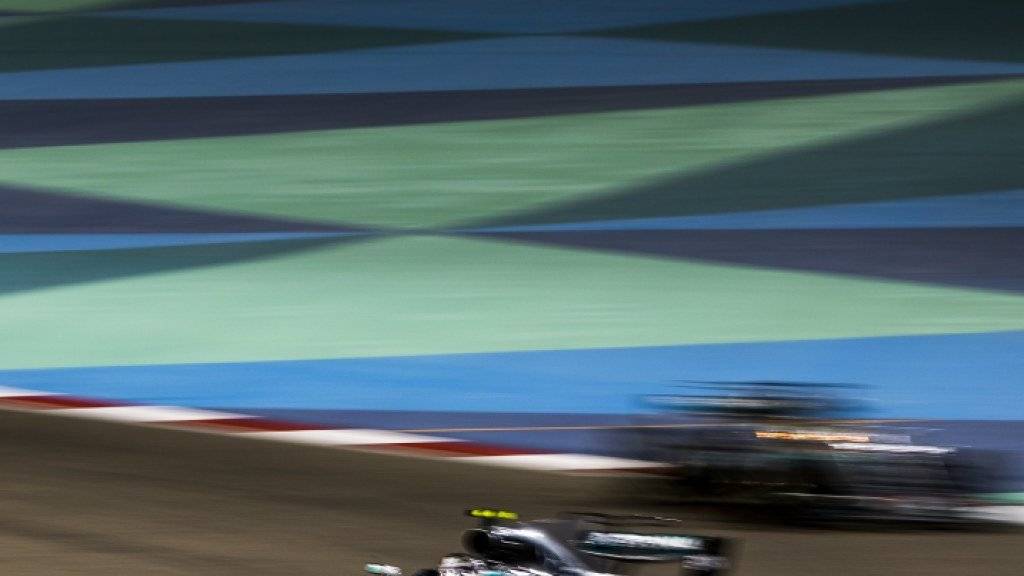 Valtteri Bottas fährt der Konkurrenz bei den Testfahrten in Bahrain davon