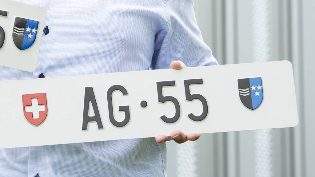 Nummernschild «AG 55» für 132'400 Franken versteigert