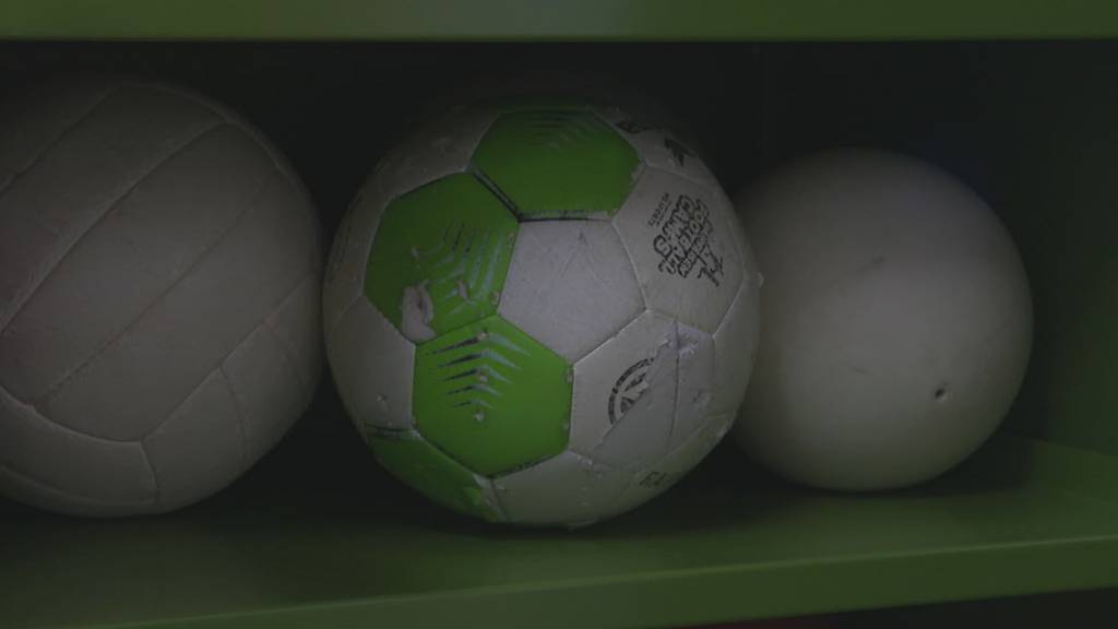 Neue Turnhalle, alte Geräte