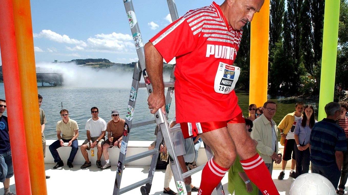 Ein Solothurner Rekordjäger war beispielweise Paul Sahli, hier im Bild bei einem Jonglier-Weltrekordversuch an der Expo 2002.
