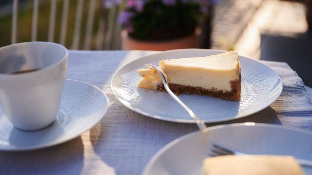 Die Milchverarbeiterin Emmi baut ihr Cheesecake-Geschäft aus. (Symbolbild)