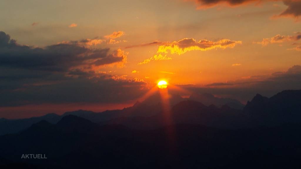 Nach Sonnenaufgang: 1.-August-Rede auf dem Grossen Mythen