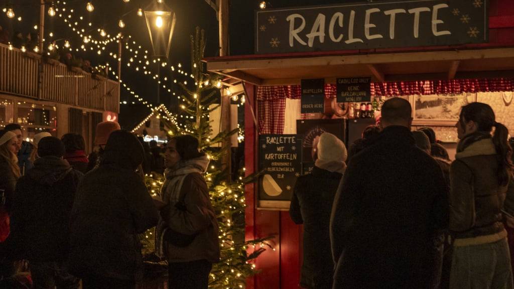 Die AL fordert von der Stadt Zürich eine weitgehende Garantie auf Zahlung mit Bargeld. Zugrunde liegt dem Vorstoss die Aufregung um einen bargeldlosen Weihnachtsmarkt. (Symbolbild)